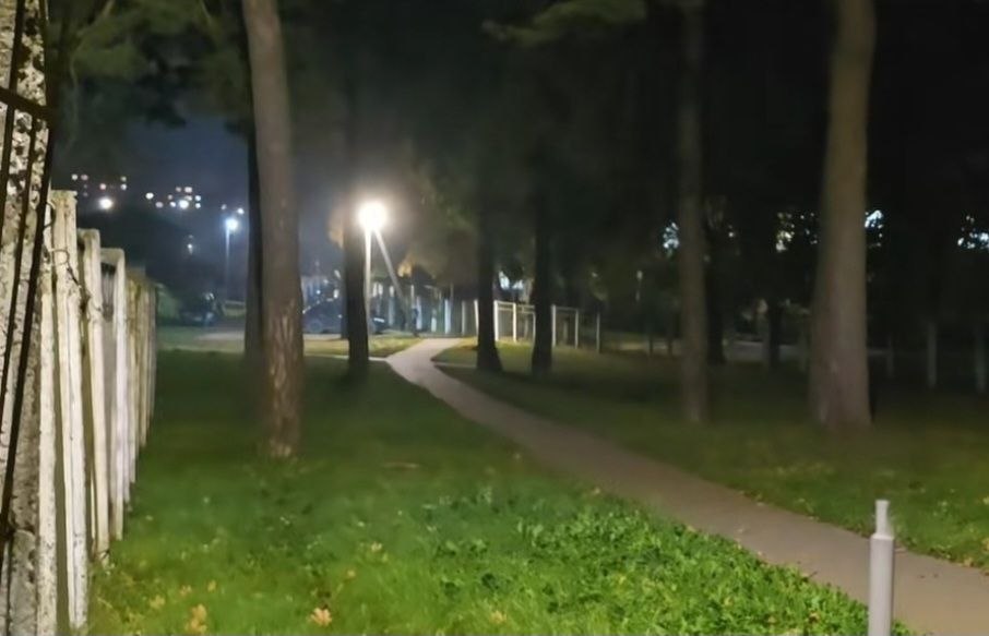Возле школы в Борисове стало светлее