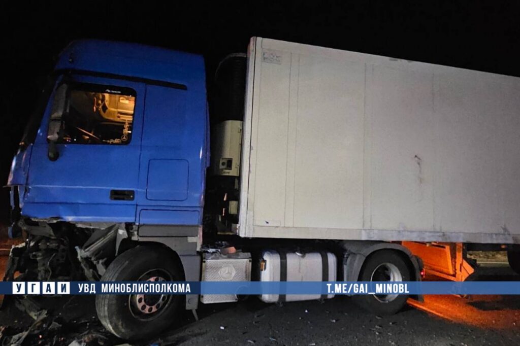 Водитель Hyundai погиб в лобовом столкновении с фурой в Стародорожском районе