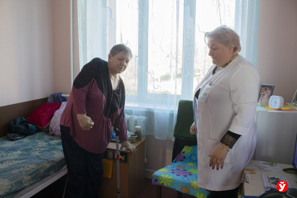 «За год меня почти поставили на ноги» – как в Логойске людям возвращают способность двигаться