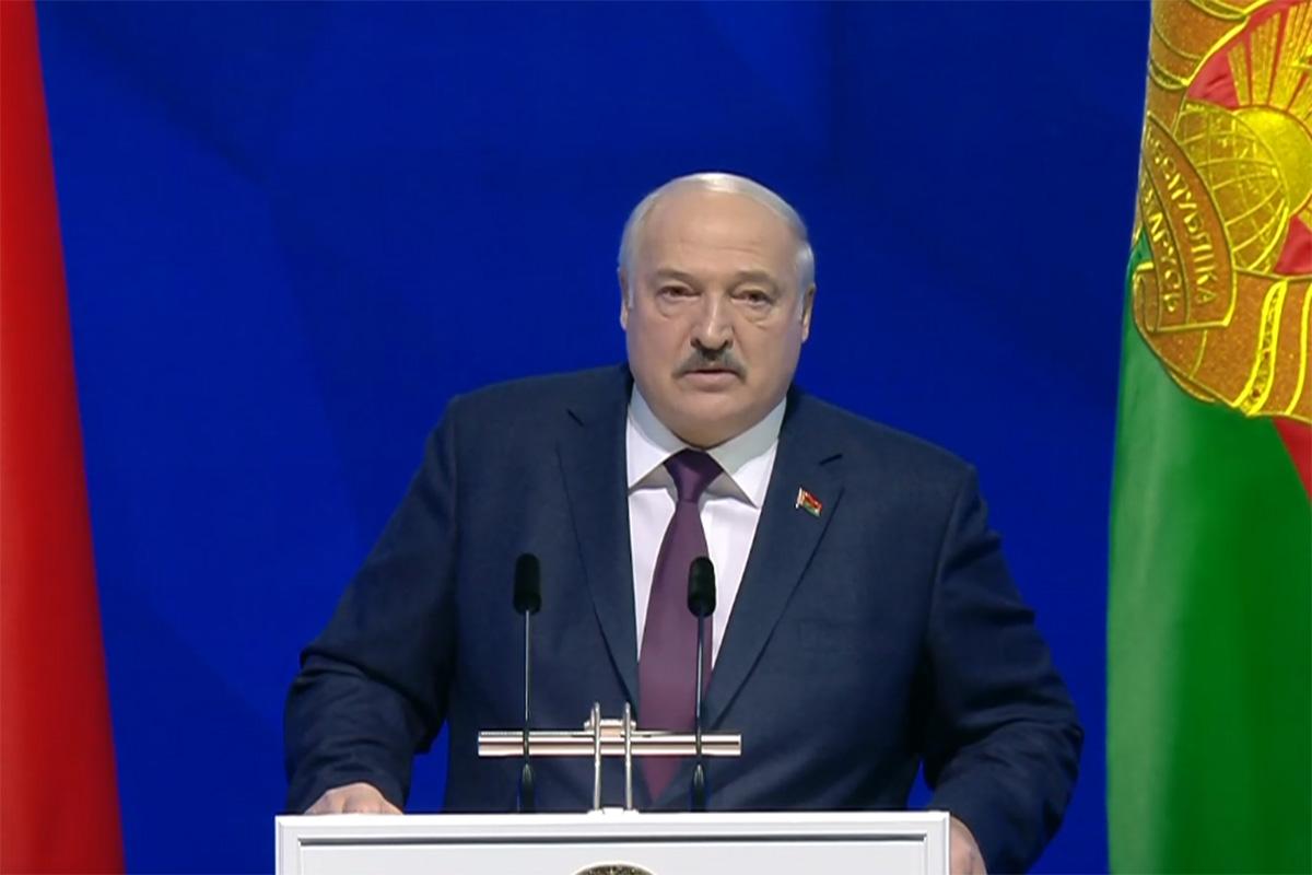 Война уже у нас — Александр Лукашенко высказался о военно политической обстановке вокруг нашей 